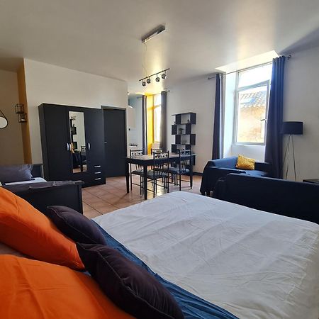 Le Prieure - Studios Jusqu'A 4 Personnes Villeneuve-lès-Béziers Exterior foto
